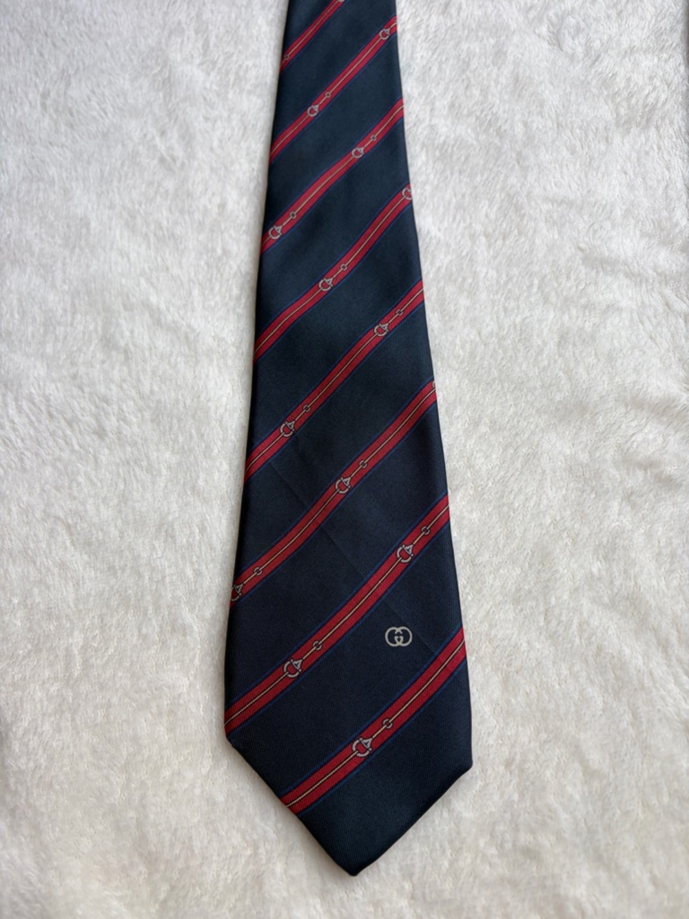 VINTAGE Gucci Men's Striped Tie Navy Red 100% Silk Horsebit Logo Classic - Picture 2 of 10